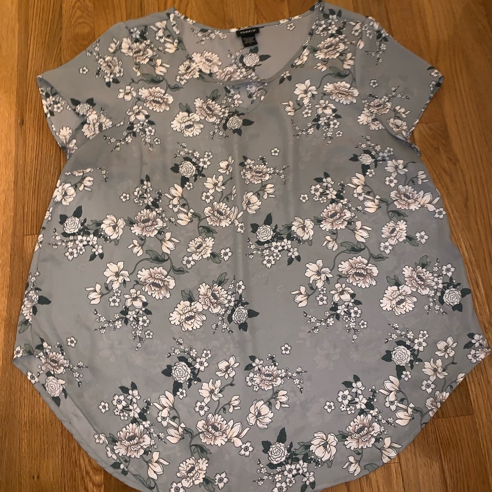Torrid Grey Floral Keyhole Georgette Blouse